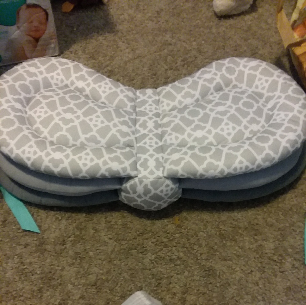 Nursing pillow NEW